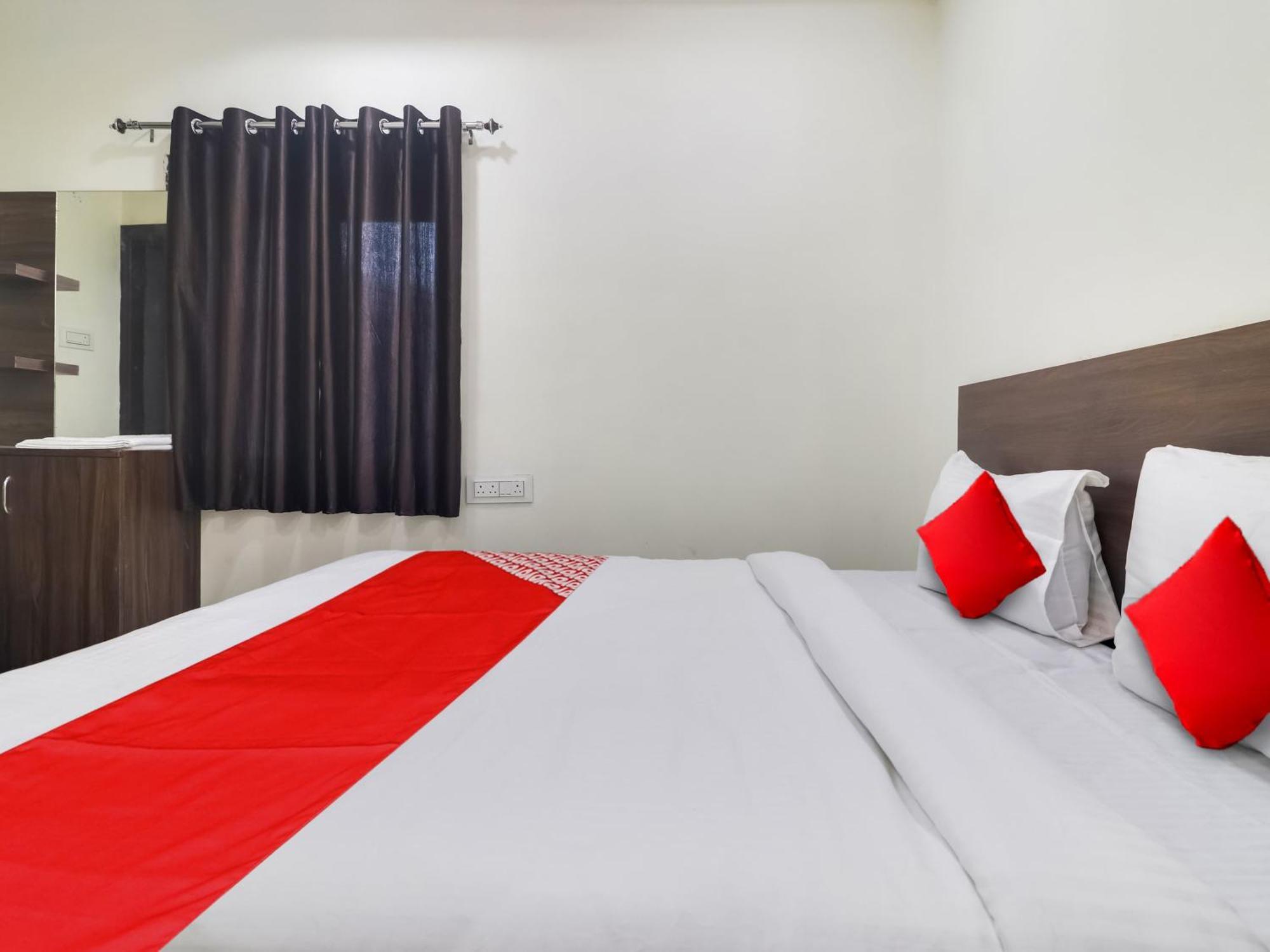 Hotel O Red Stone Hotels Хидерабад Екстериор снимка