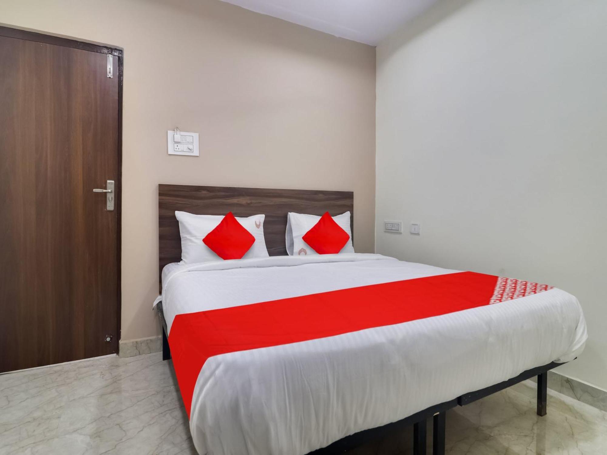 Hotel O Red Stone Hotels Хидерабад Екстериор снимка