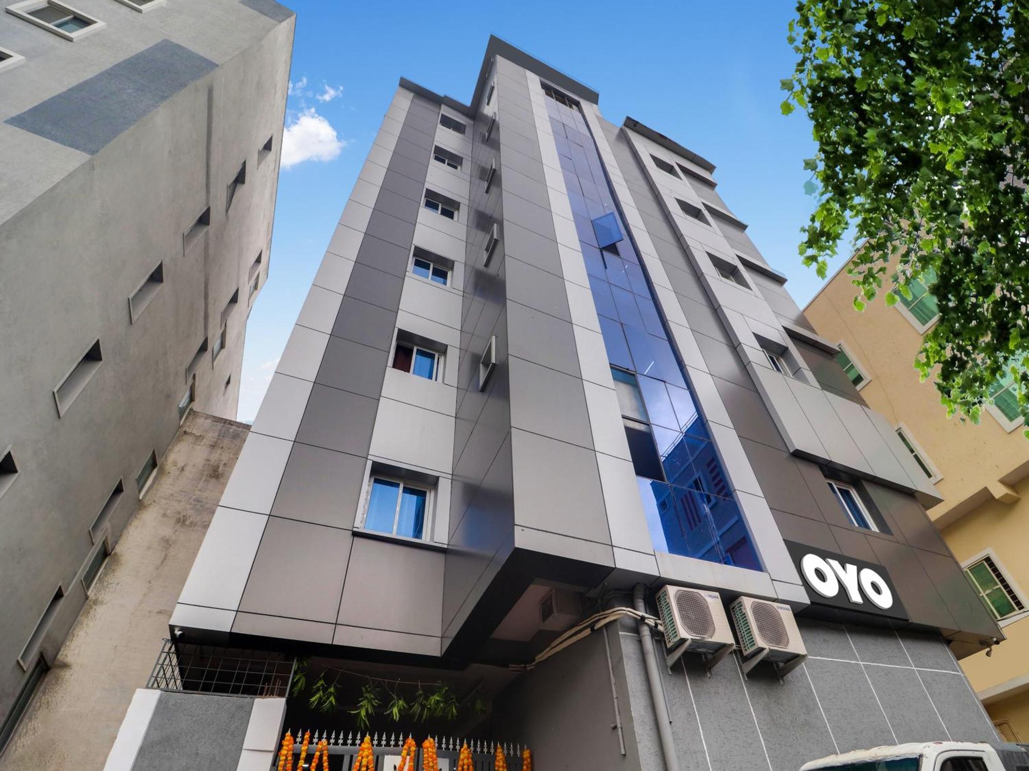 Hotel O Red Stone Hotels Хидерабад Екстериор снимка
