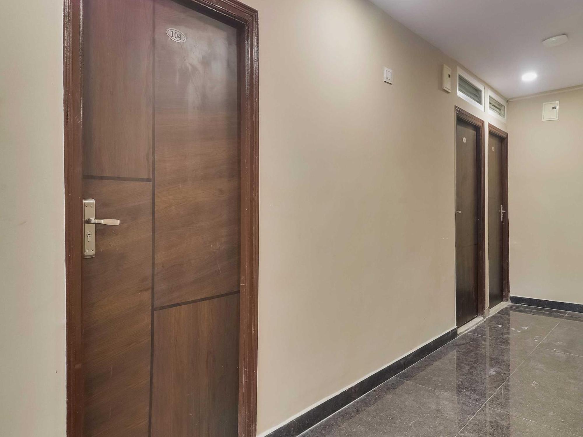 Hotel O Red Stone Hotels Хидерабад Екстериор снимка